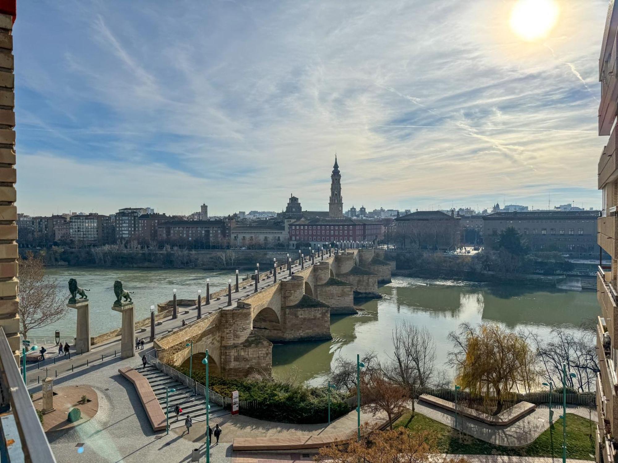 El Puente Del Pilar Comotucasa Saragossa Exterior foto