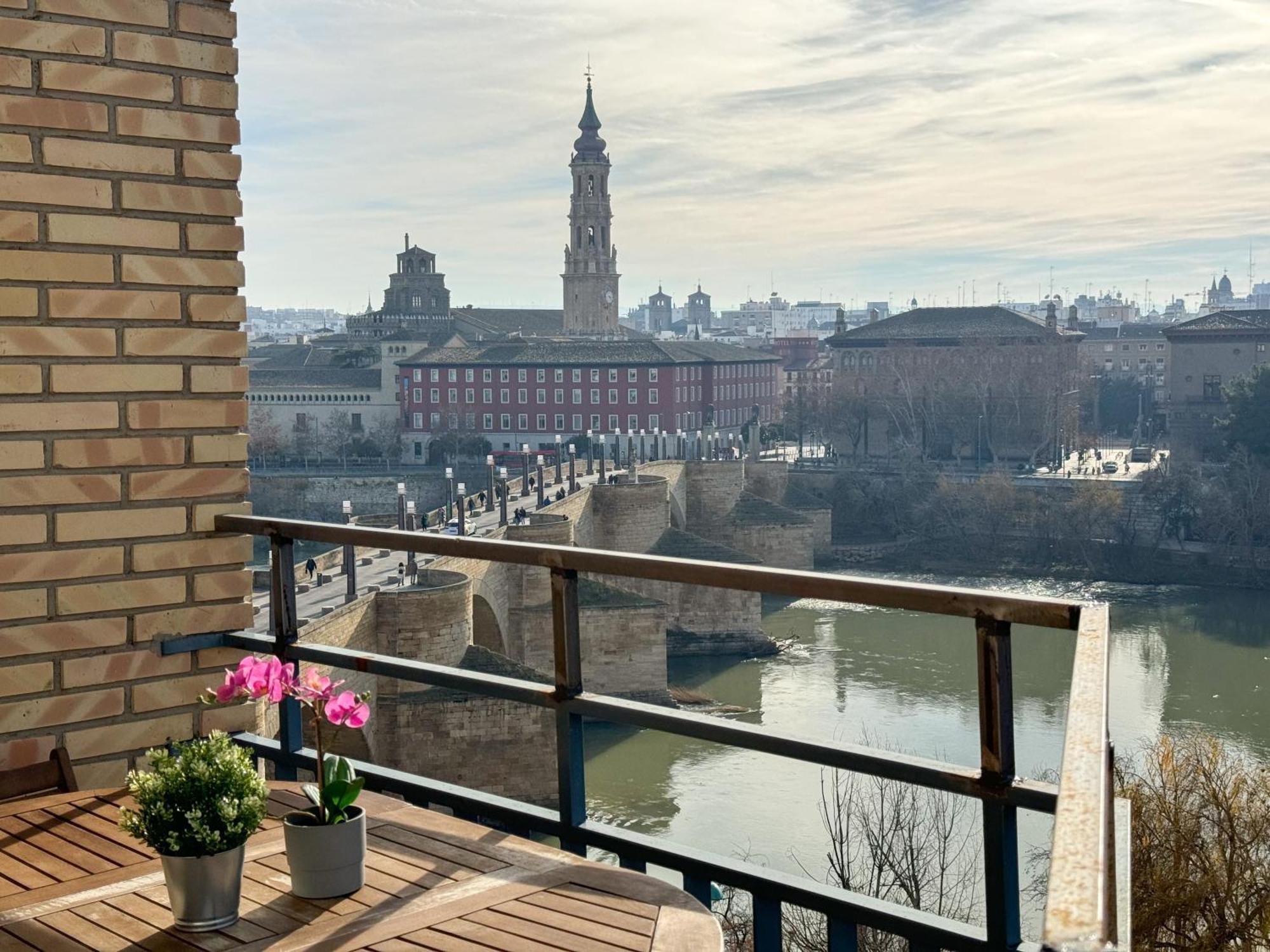 El Puente Del Pilar Comotucasa Saragossa Exterior foto